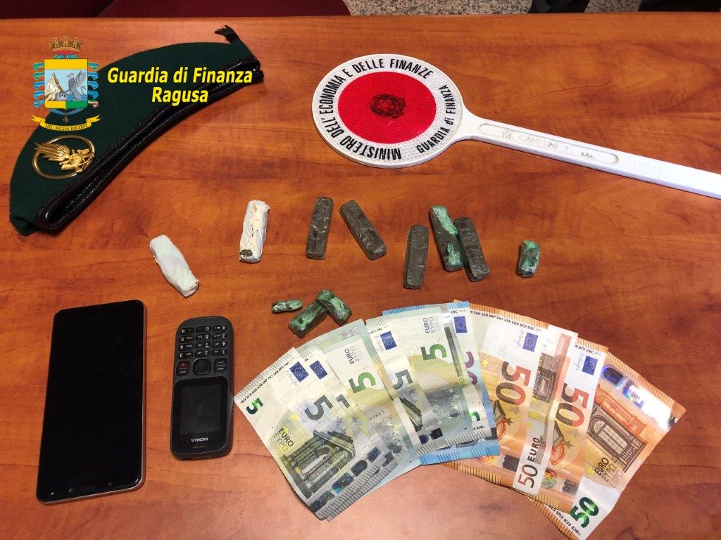 Spaccio di droga, arrestato a Marina di Ragusa un clandestino gambiano