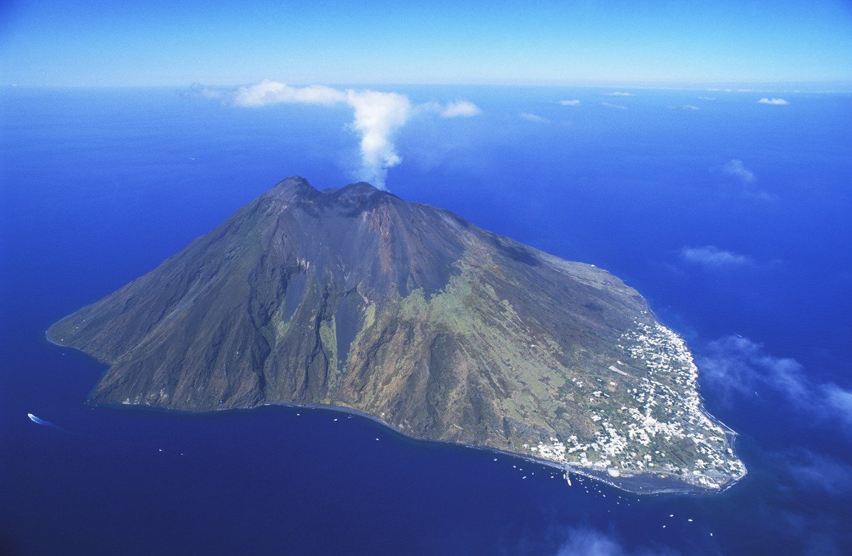 Estate in Sicilia: bene ad agosto, ma Stromboli penalizza le Eolie