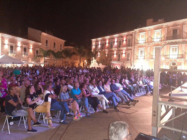Piace molto Comiso Cabaret
