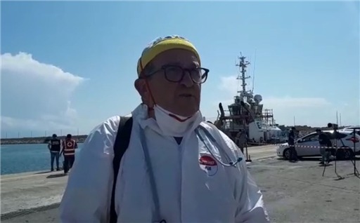 Nave Eleonore a Pozzallo, ci sarebbero due casi di scabbia