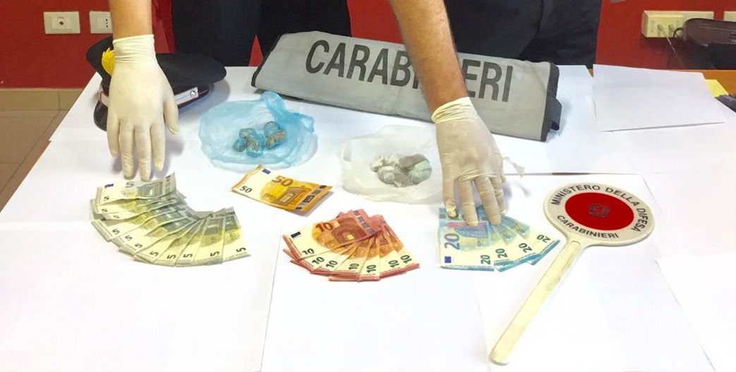 Comiso e Vittoria: tre arresti per spaccio di droga e furto di energia elettrica