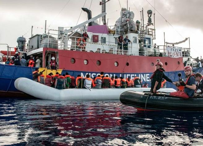 La nave “Eleonore” forza il divieto di Salvini. Si dirige verso Pozzallo