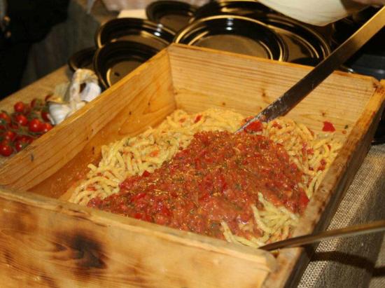 A Nicosia, la sagra dei maccheroni “na maidda”