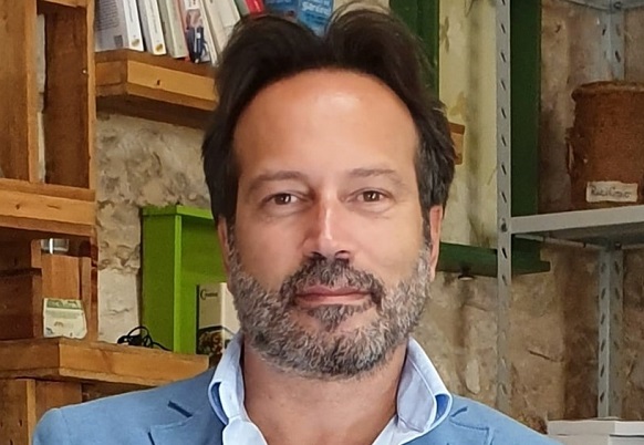 Ciccio Barone lancia l’hashtag contro Daverio: #vogliamoscusepubbliche