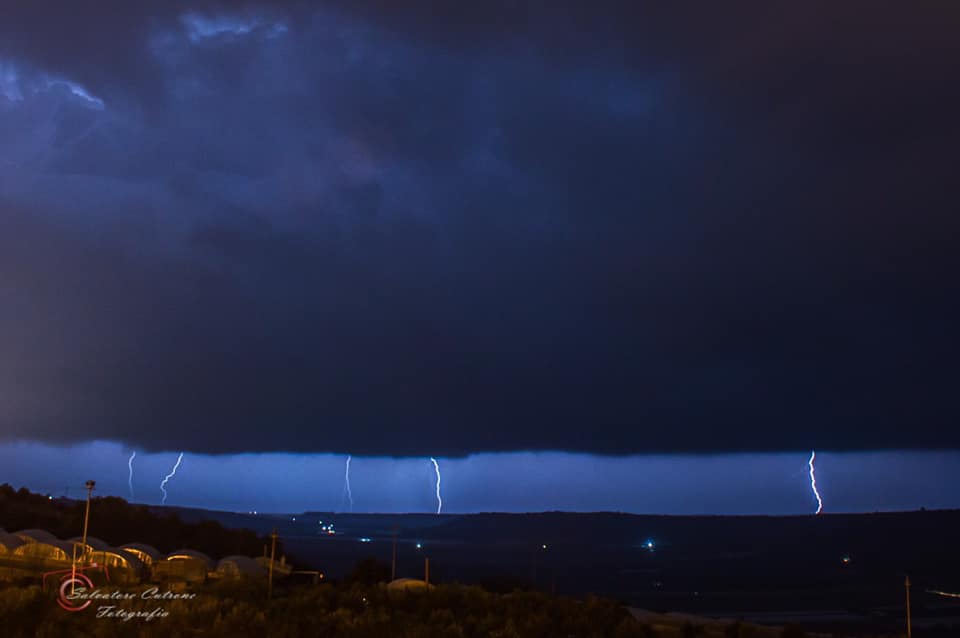 Tuoni e fulmini: le suggestive FOTO del temporale di ieri sera
