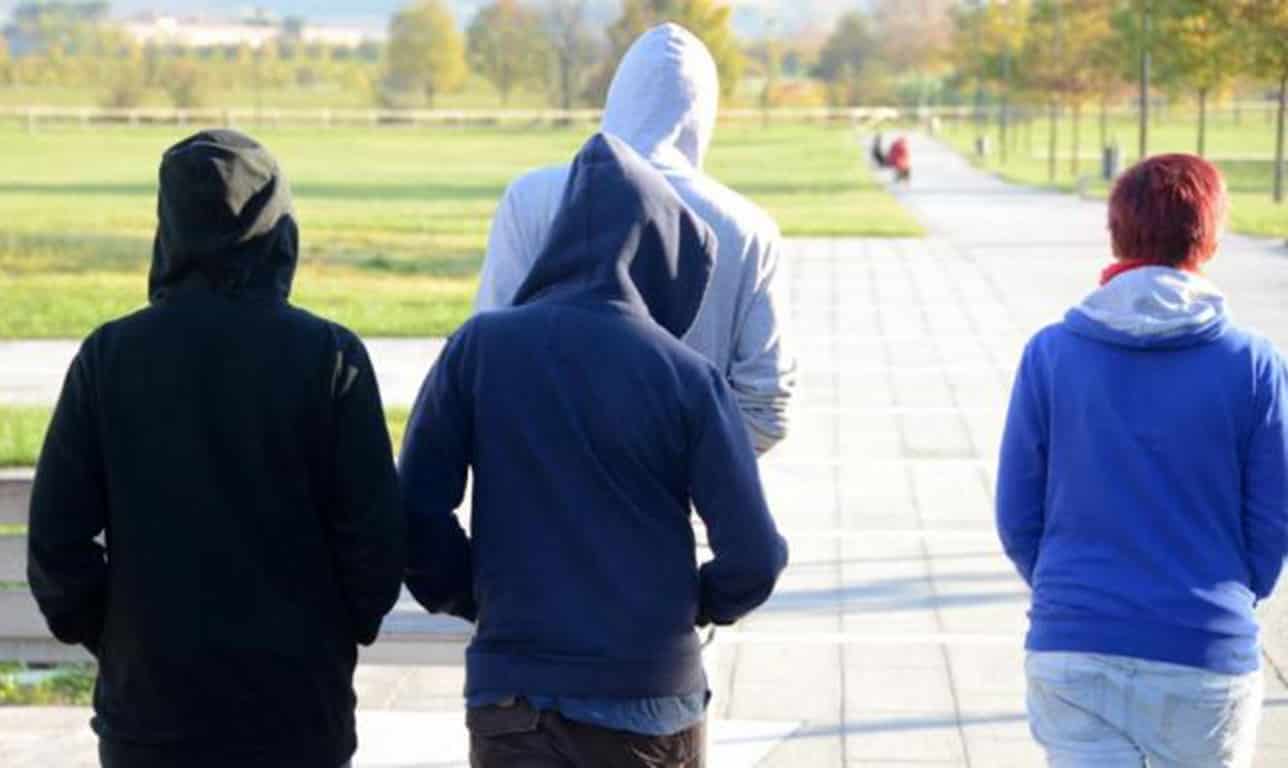 Baby gang a Vittoria: sabato pomeriggio episodio in piazza del Popolo