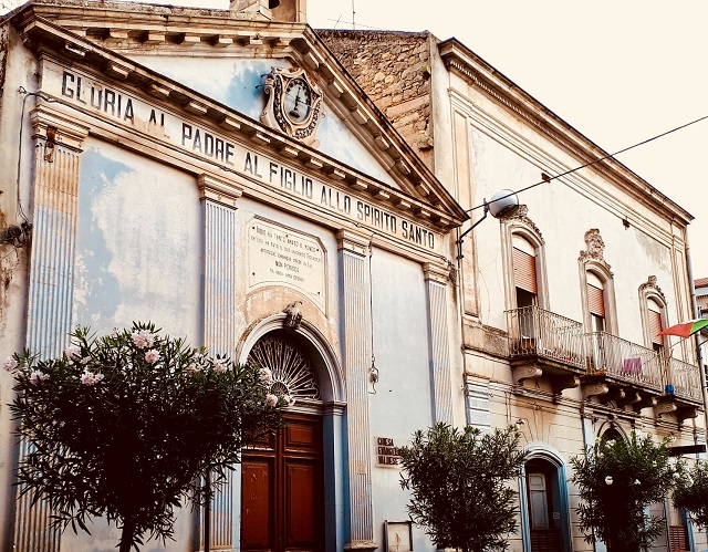 La Casa Valdese di Vittoria sull’atto vandalico: “Che divertimento c’è ad appiccare un incendio?”
