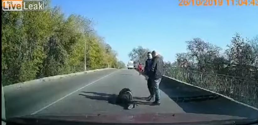 Ucraina: ambulanza perde paziente per strada mentre corre in ospedale. VIDEO virale