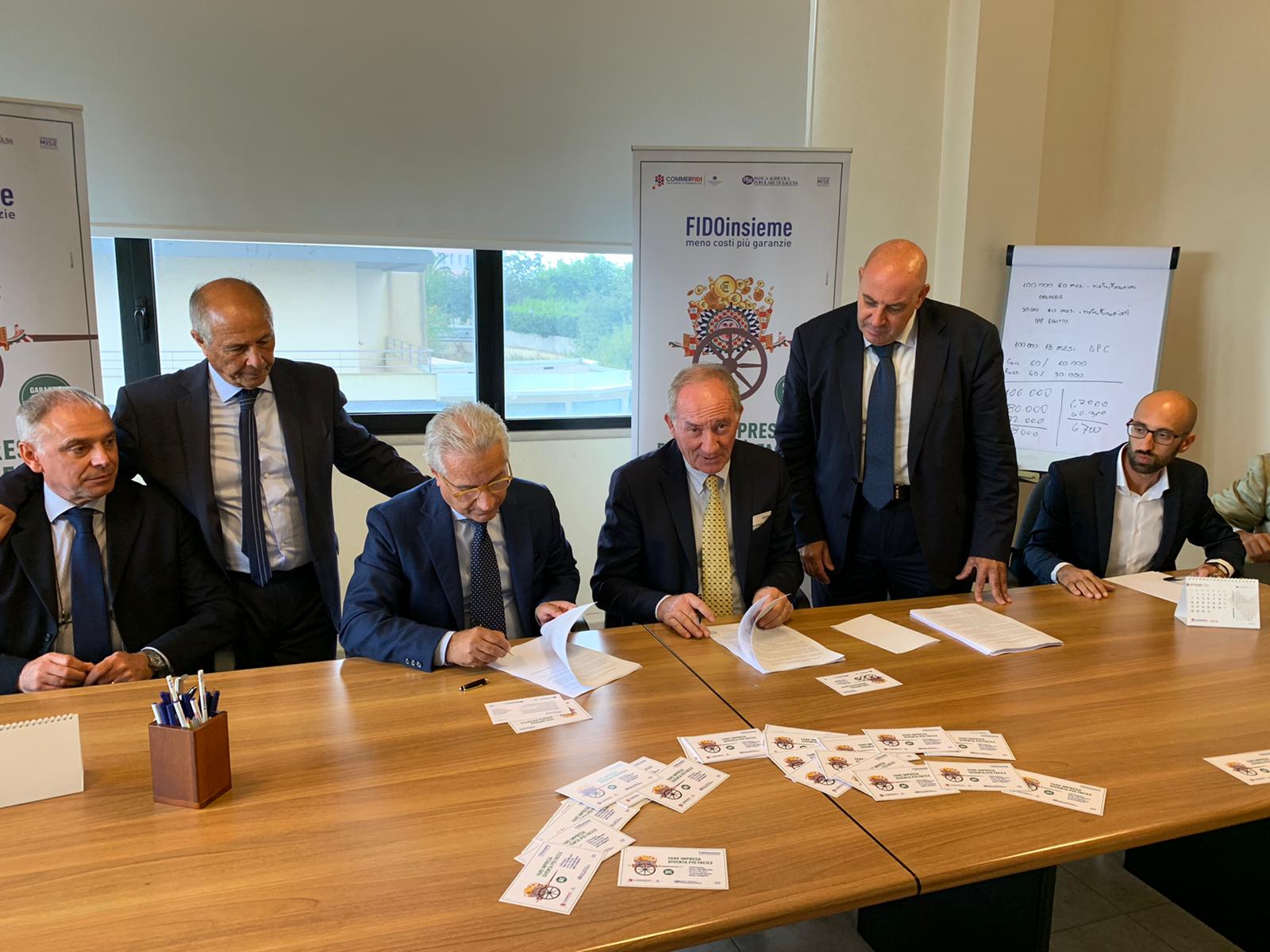Sottoscritta la convenzione tra la Banca Agricola Popolare di Ragusa e Commerfidi Sicilia per la nascita del prodotto finanziario “FidoInsieme”