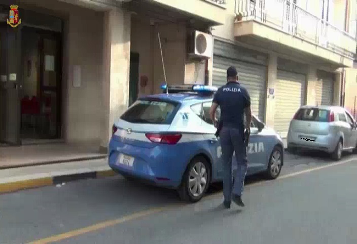 Comiso: ubriaco, si scaglia contro la Polizia. Arrestato