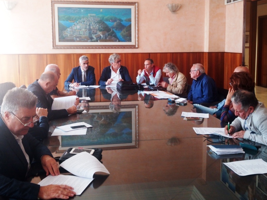 Libero Consorzio in soccorso dei Comuni per i rifiuti speciali nelle strade extraurbane comunali