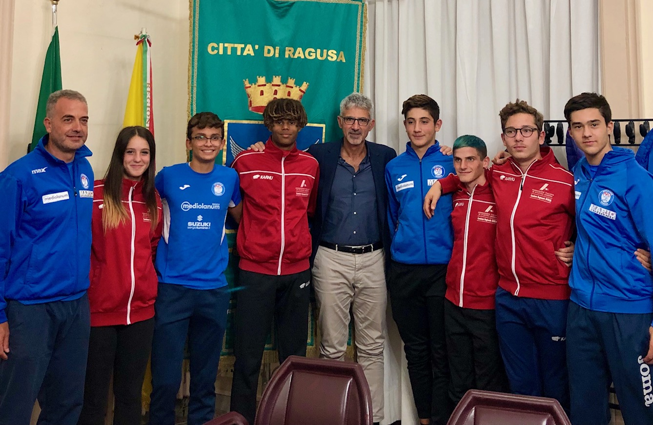 Il sindaco Cassì riceve l’atleta della società No a doping Alessandro Ben Chabene, medaglia d’oro nel lungo cadetti