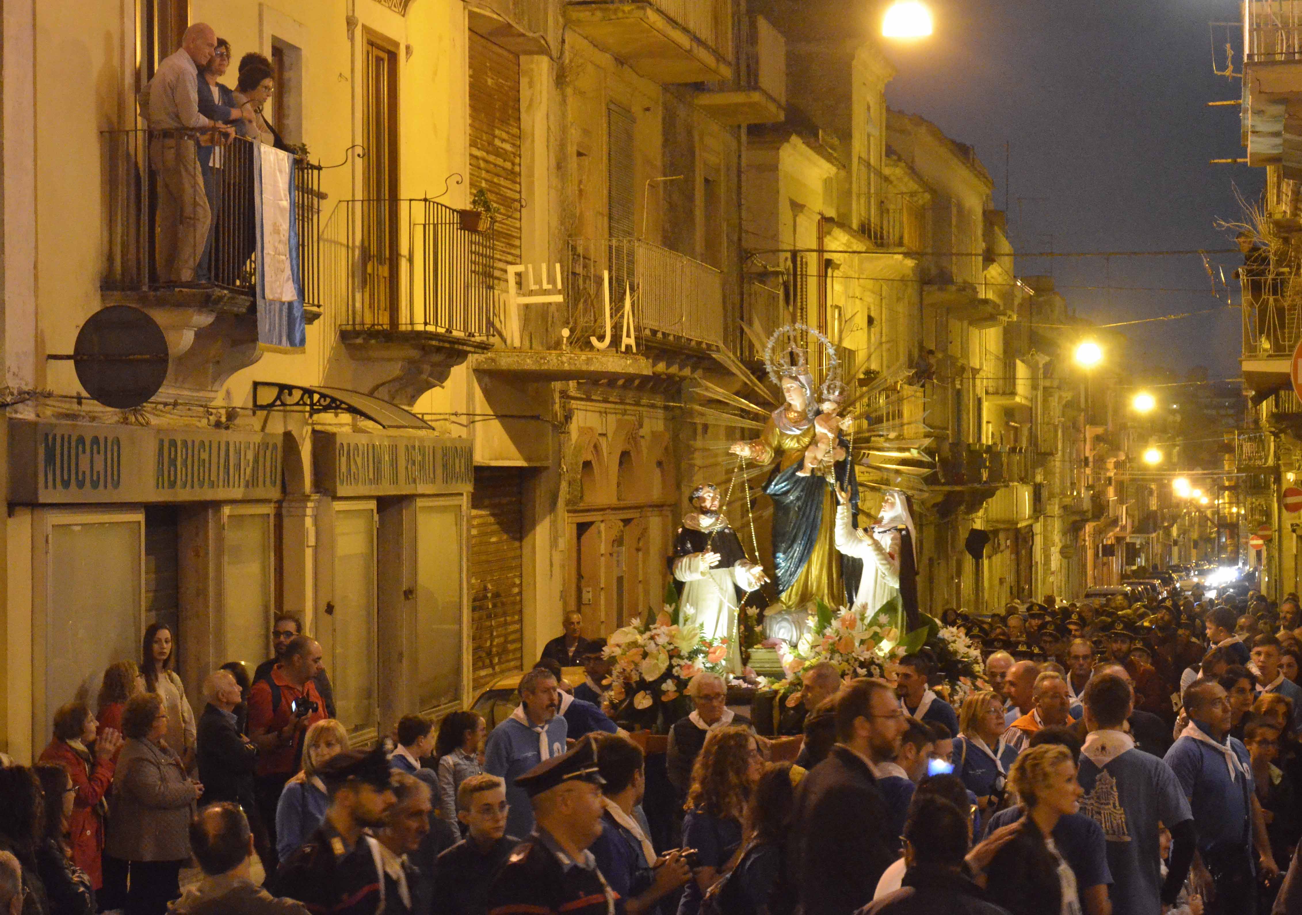 Pasqua: nella diocesi di Ragusa porte chiuse ma riti sul web