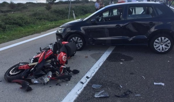 Incidente sulla Buccheri-Palazzolo, moto contro auto. A bordo dell’auto c’era una donna incinta