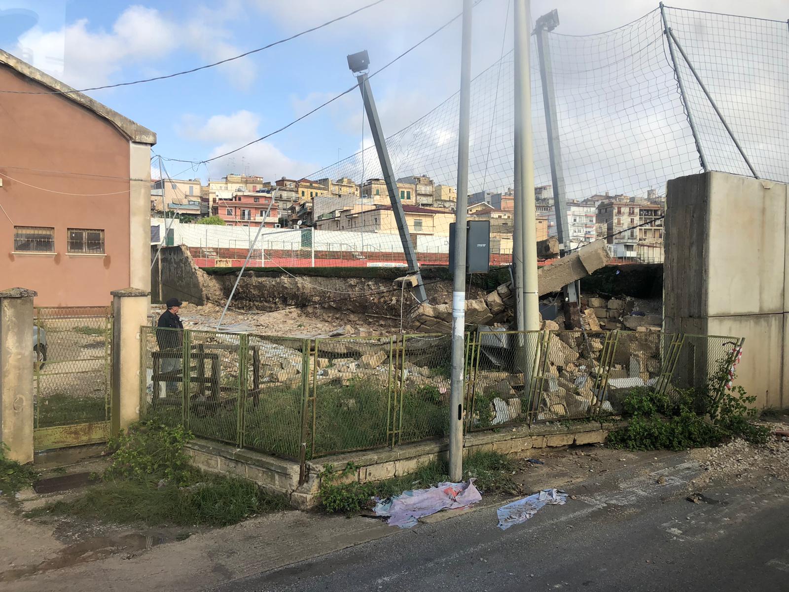 Disastro Rosolini: binari divelti, recinzioni squarciate. Così il giorno dopo