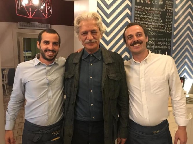 Fabrizio Bentivoglio a Marina. E’ sul set de “La concessione del telefono”