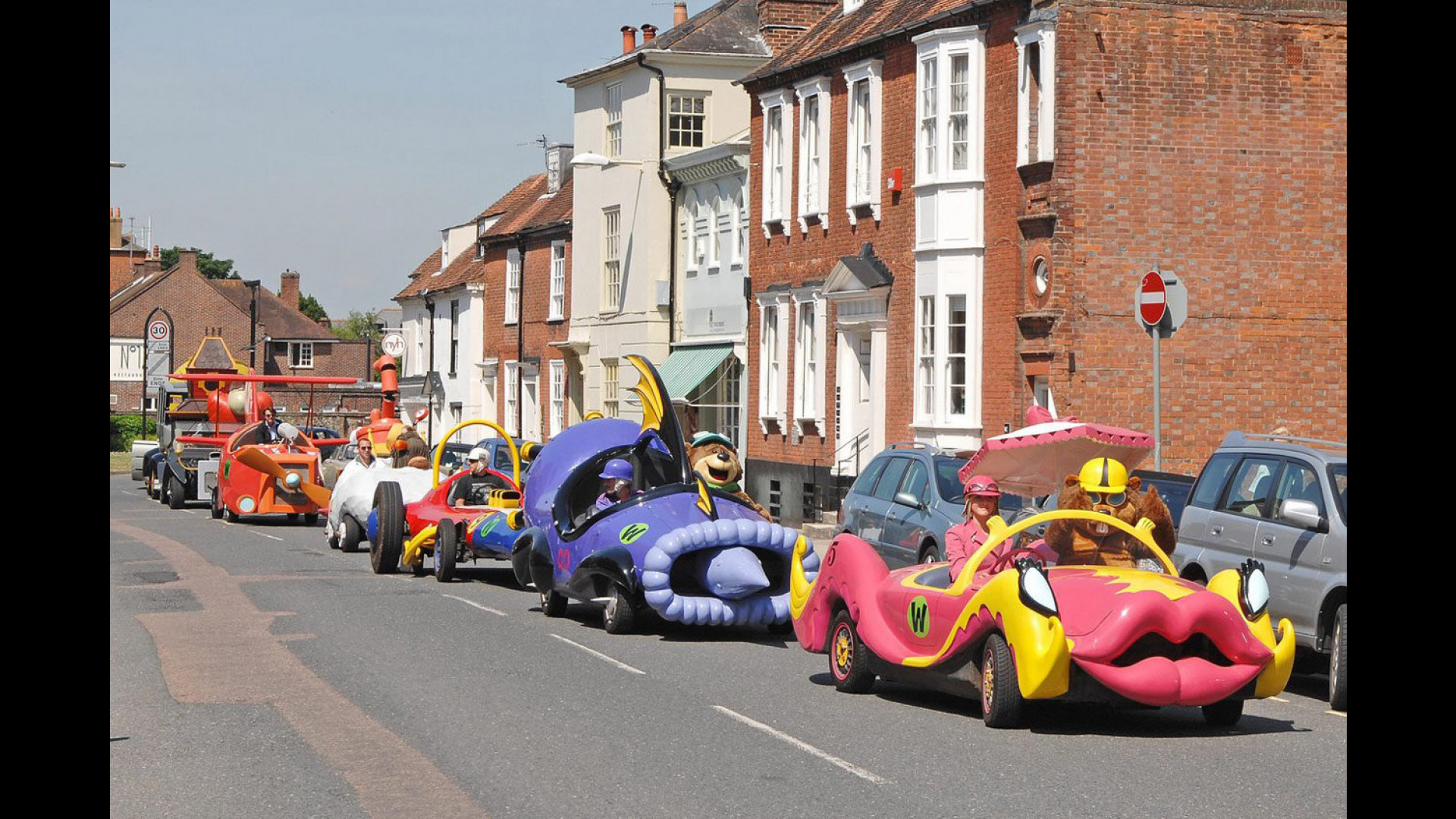 A Comiso, arrivano le “Wacky Races”, le auto a propulsione umana
