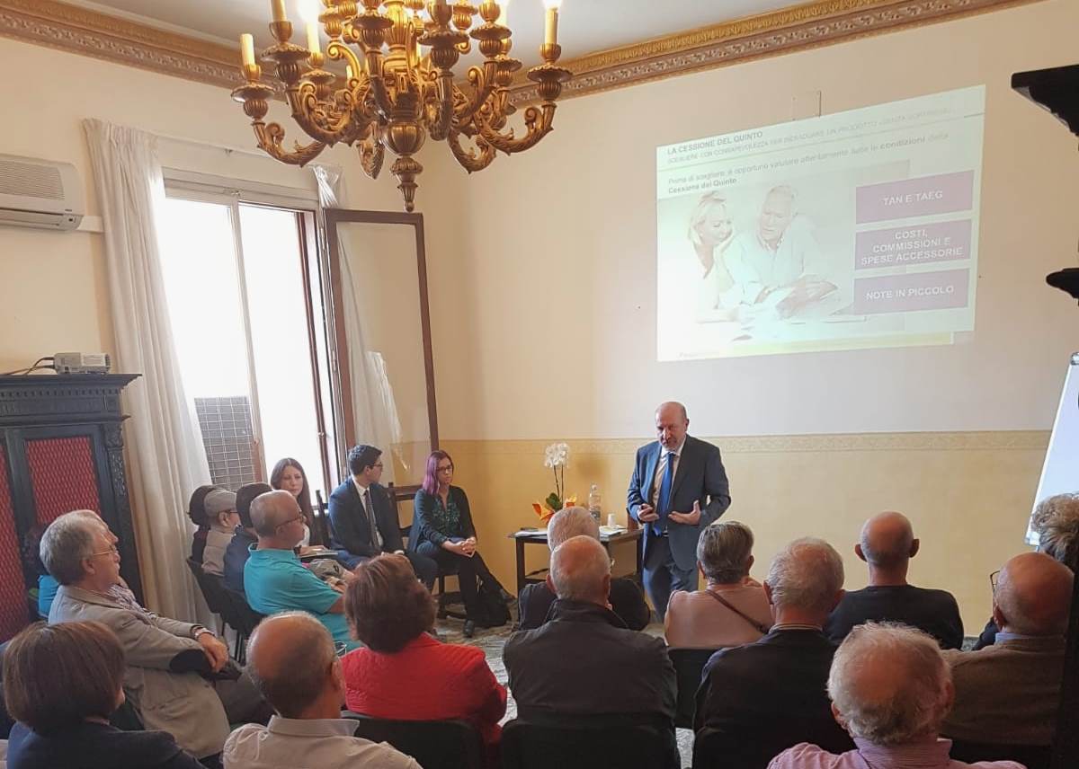Poste Italiane, i nonni di Ragusa a lezione per imparare a investire meglio