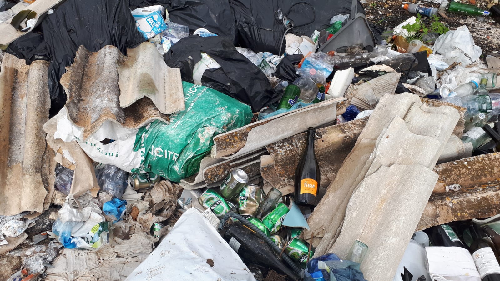 I territori al confine fra Santa Croce e Ragusa invasi da discariche abusive