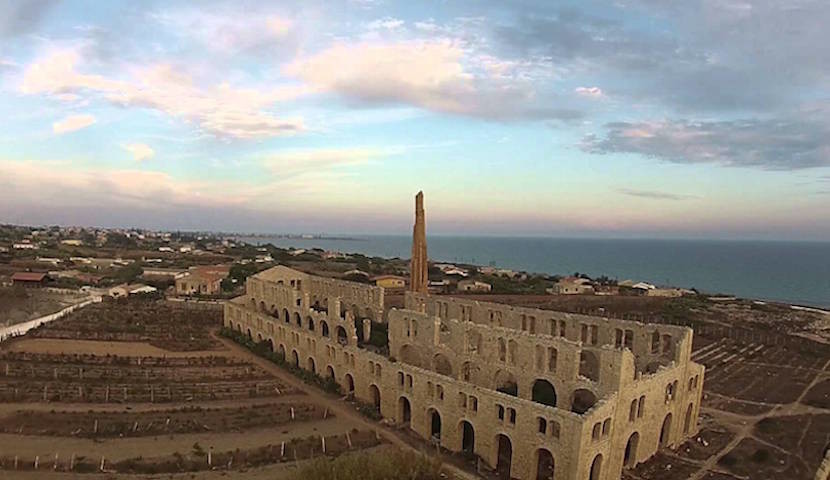 Il destino della Fornace Penna: a Sampieri un incontro per salvare il gioiello sul mare