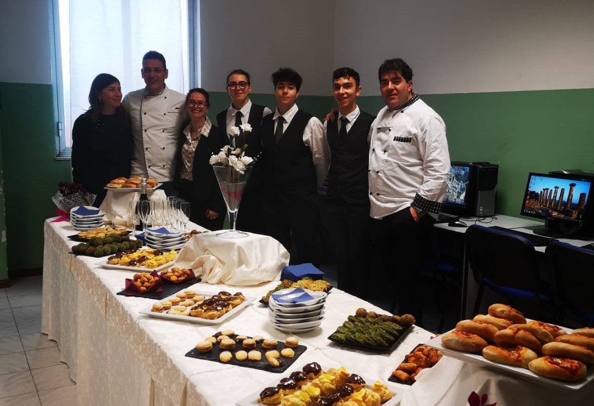 All’Istituto Alberghiero di Chiaramonte inaugurato il laboratorio informatico e accoglienza turistica. FOTO