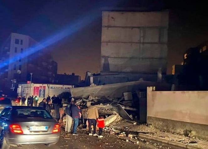 Devastante terremoto in Albania: scossa di 6.5, 6 morti e centinaia di feriti