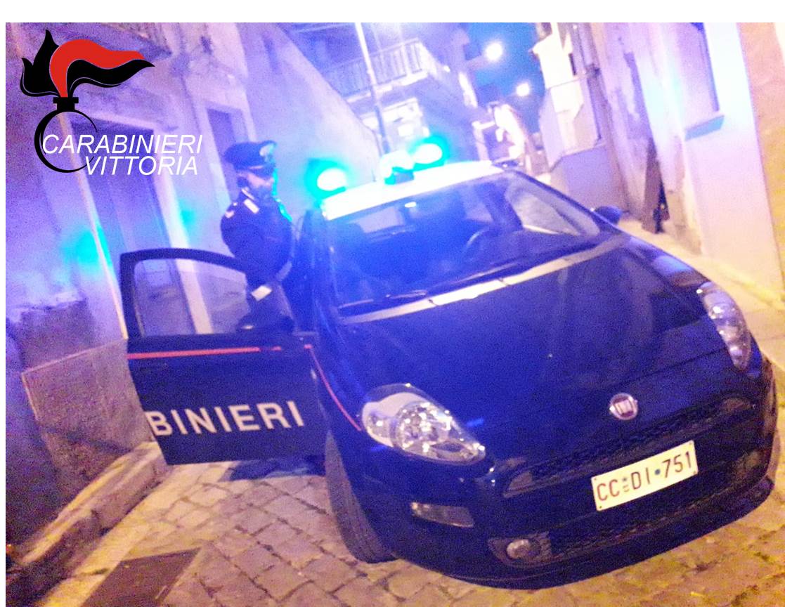 I pregiudicati, a spasso per il centro commerciale. Un arresto a Comiso e uno a Vittoria