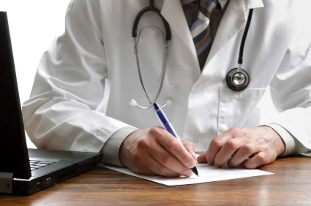 Truffa ai danni della sanità ragusana, interdittiva per un medico dipendente dell’Asp
