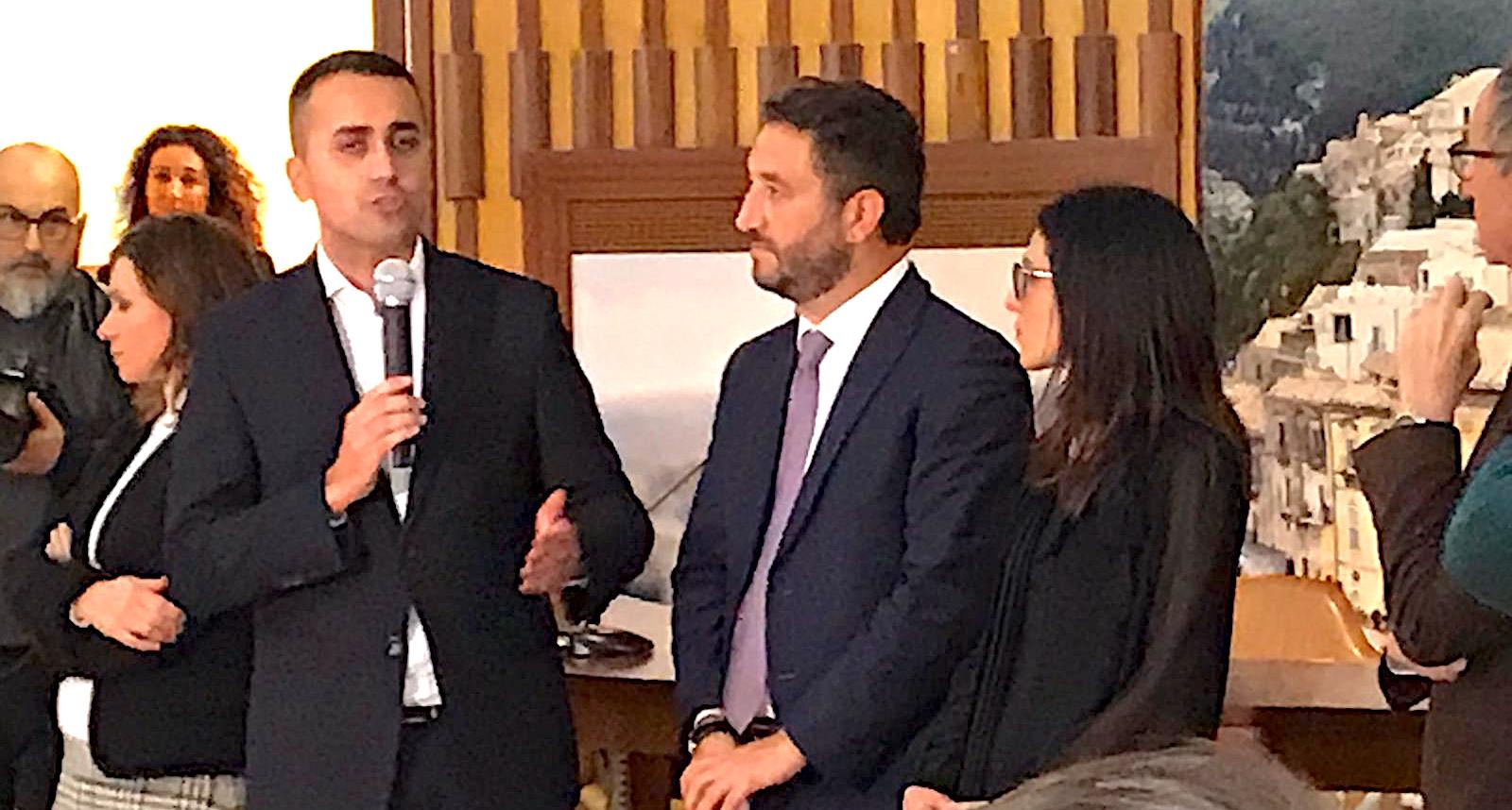 I 5 Stelle si ritrovano a Ragusa, si lodano e si sbrodano. Il ministro Di Maio promette via libera per Ragusa – Catania. VIDEO LIVE E FOTO GALLERY
