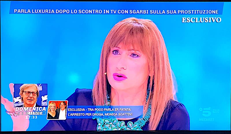 Domenica 5: Vladimir Luxuria in lacrime ammette di essersi prostituita ma anni prima di conoscere Sgarbi. Poi contesta la D’Urso: “Dovevi intervenire in modo più deciso”