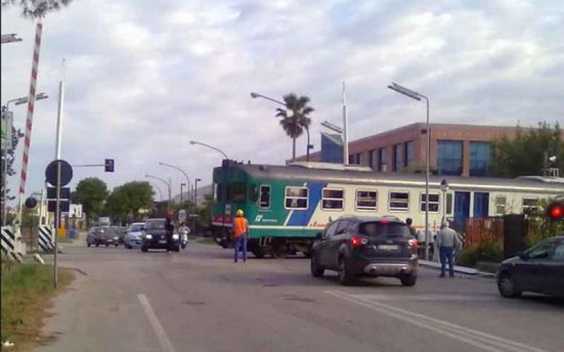 Si eliminano 20 passaggi a livello in Sicilia. C’è anche quello di Vittoria