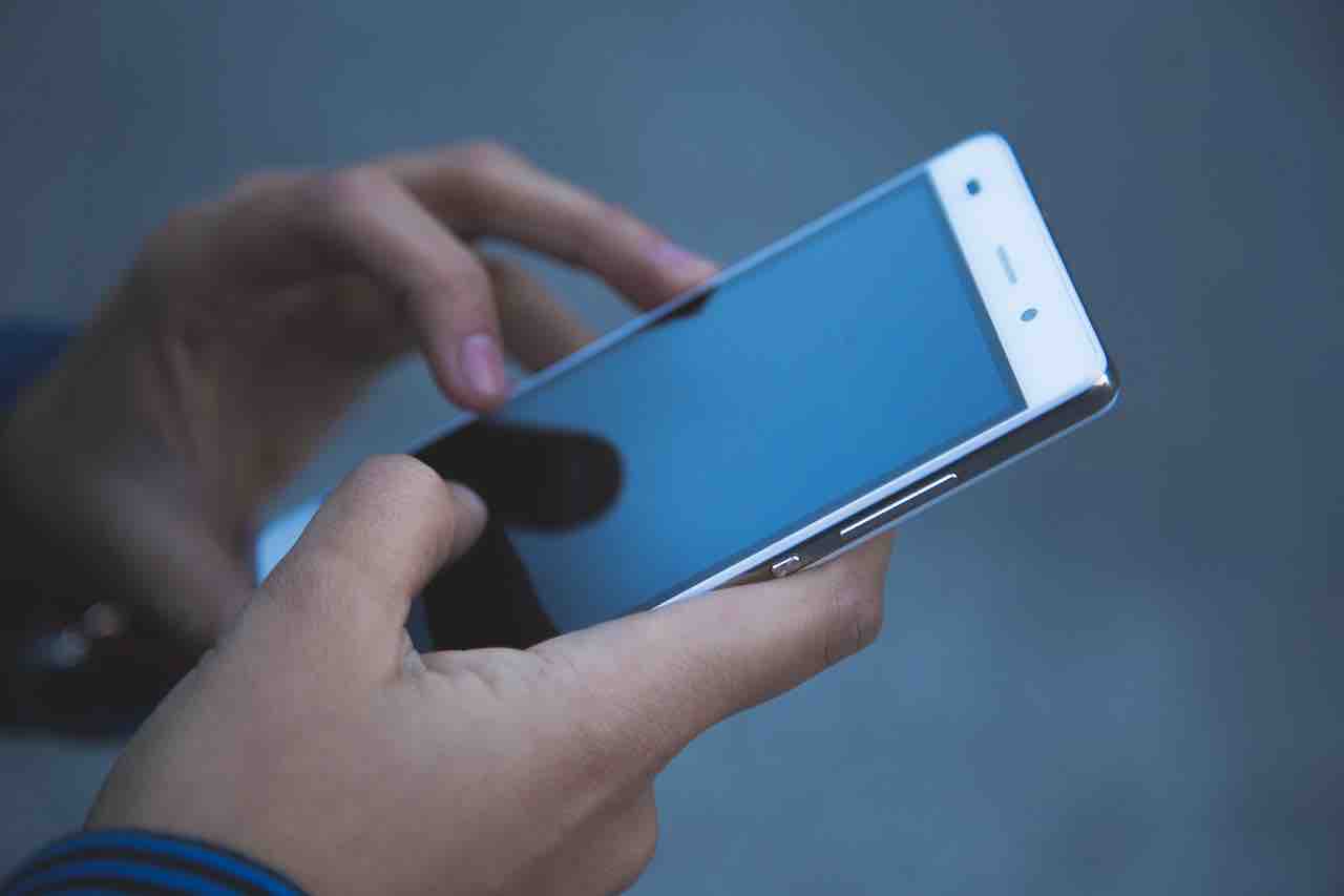 Accolto il ricorso del Codacons: stop ai costi occulti nelle ricariche telefoniche