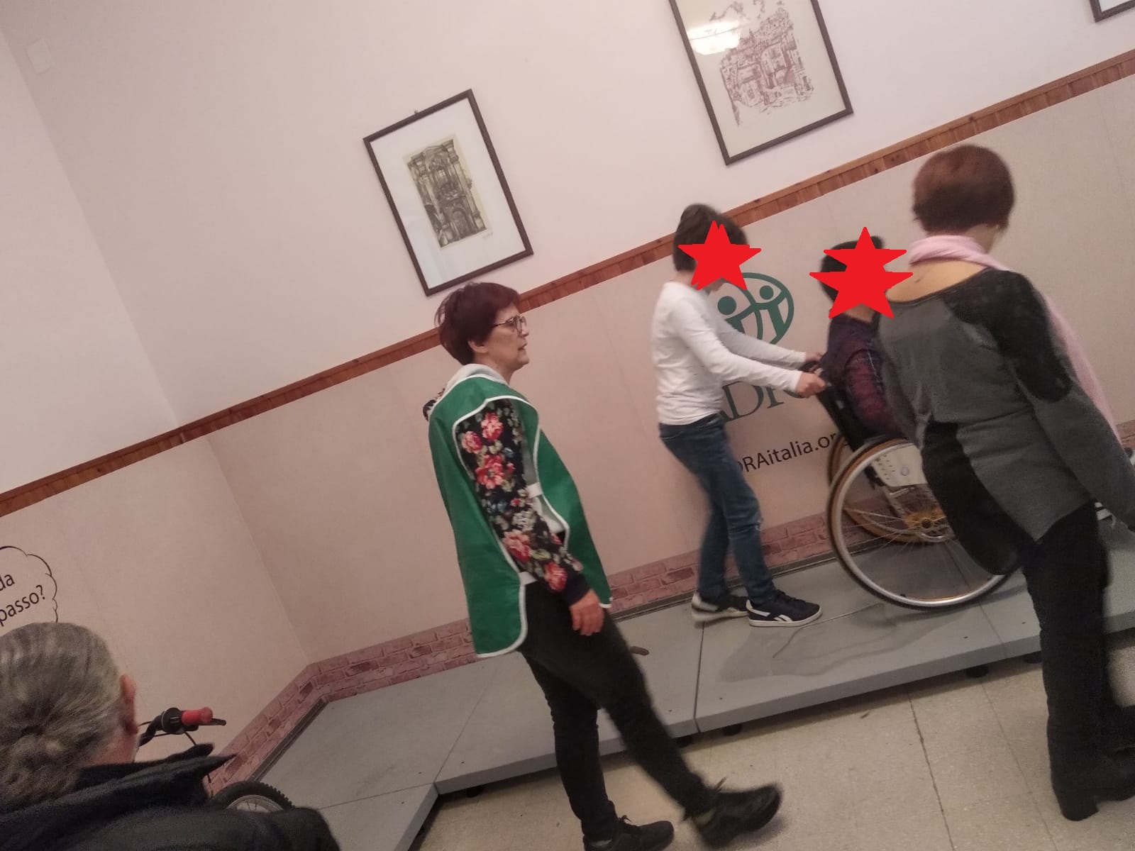Il marciapiede didattico: protagonisti, giovani studenti sensibili