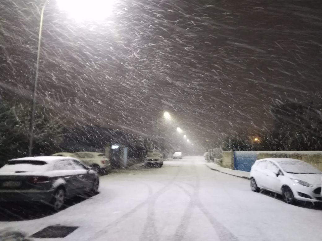 Avevate mai visto la neve coi fulmini? Quello di ieri sera è stato un rarissimo temporale di neve