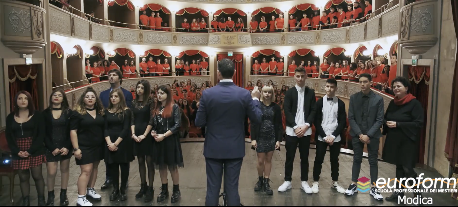 Gli auguri in musica degli studenti ed insegnanti di Euroform a Modica