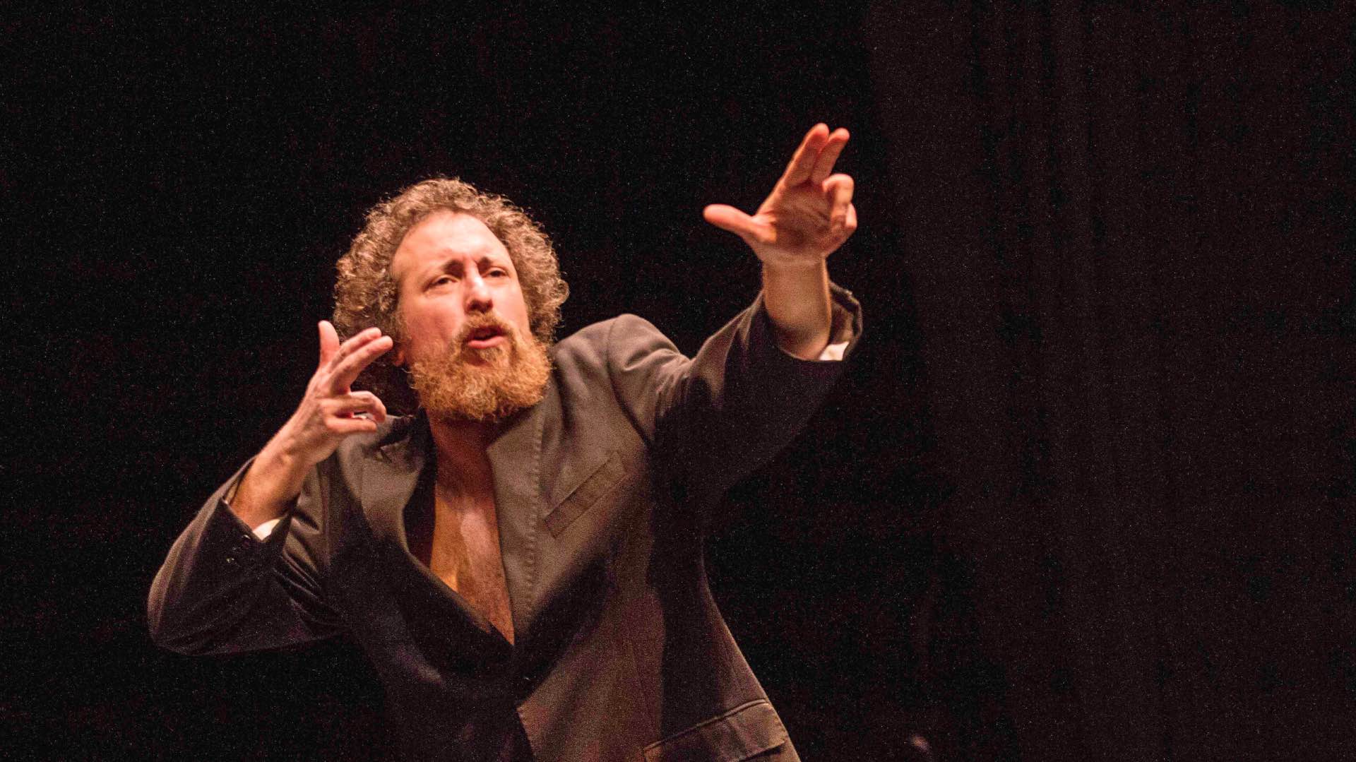 “Le vastasate” con Salvo Piparo apre la nuova stagione del Teatro Naselli di Comiso
