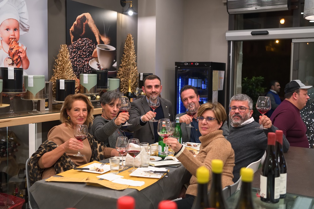 “Un viaggio sull’Etna da sud a nord”, serata didattica, degustazioni e vini alla Caffetteria Iacono a Vittoria