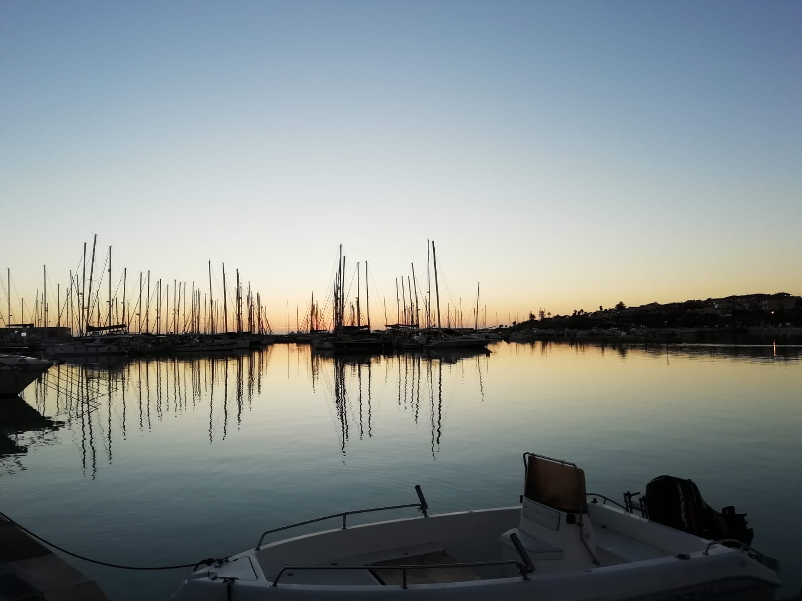 Lo spettacolo di un tramonto a Marina di Ragusa in Time Lapse. VIDEO