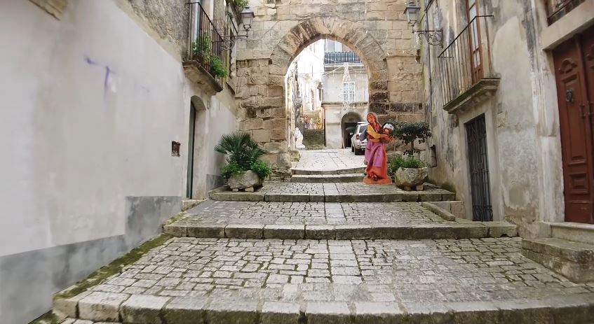 Chiaramonte Gulfi e la sua storia: Il videomaker e attore Nunzio Quattrocchi alla scoperta degli iblei. VIDEO