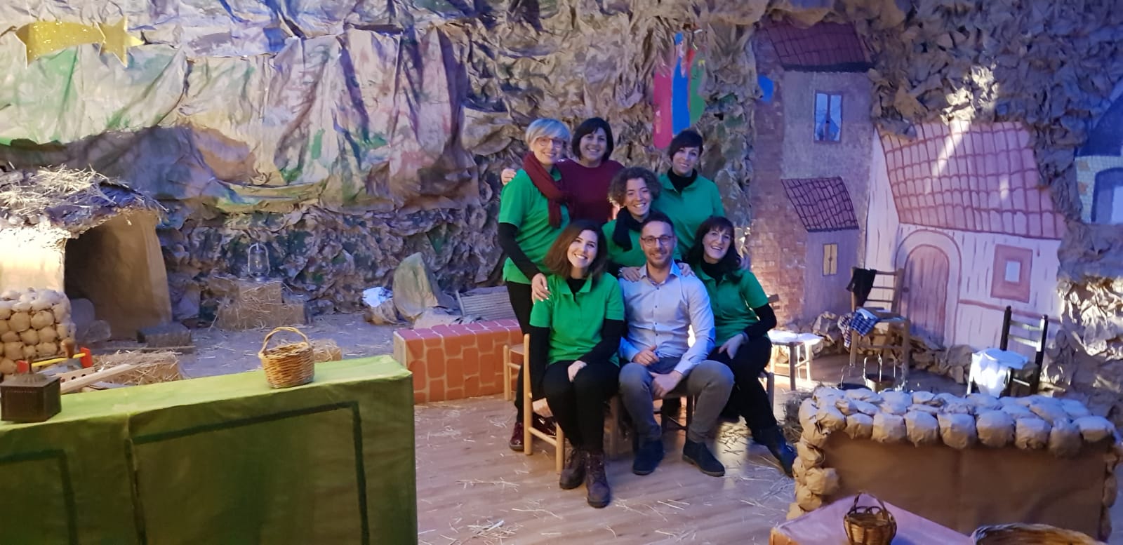 Scuola dell’infanzia “Arcobaleno Friend”. Un presepe vivente alla riscoperta dei valori della famiglia. FOTO