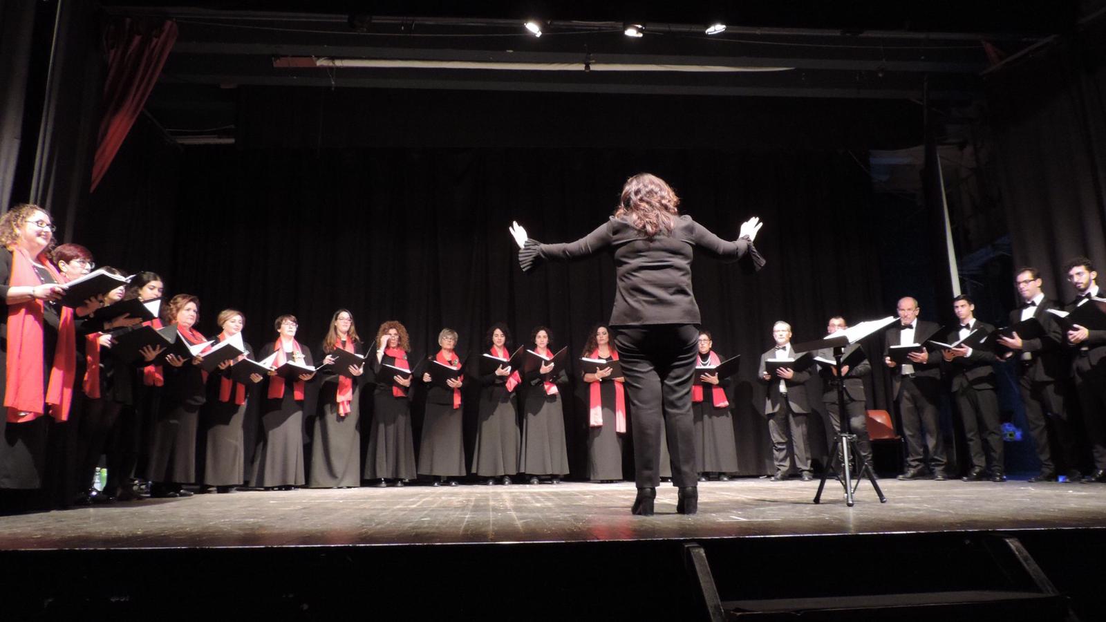 “Natale in coro”: ieri sera concerto con i brani più celebri del Natale. Ospite il Coro Polifonico Europeo De Cicco per Melodica