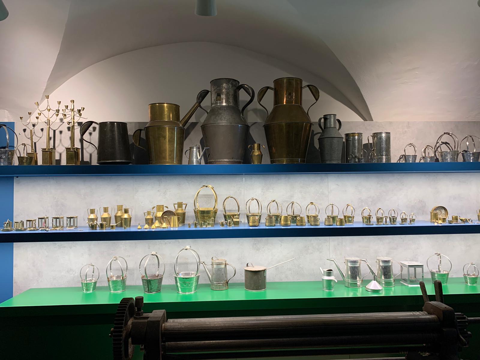 Un laboratorio-museo dedicato al mestiere antico del lattoniere. A Chiaramonte Gulfi
