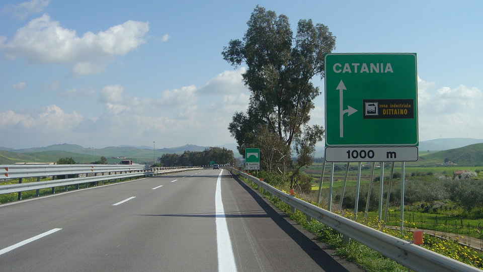 Autostrada Palermo-Catania, il Codacons denuncia l’Anas: “Mancata manutenzione”
