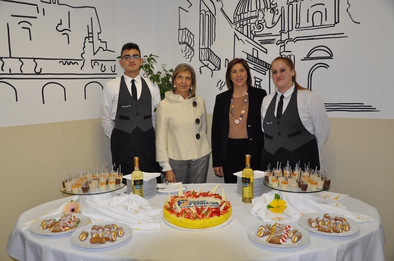 Inaugurazione nuova sala bar al Ferraris di Ragusa. Premiati gli studenti eccellenti