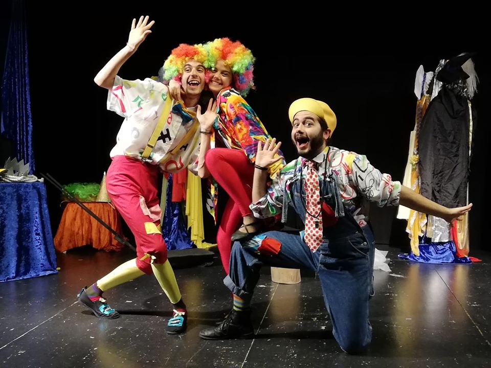 “Il Raccontafiabe” della Compagnia Godot, tratto da Luigi Capuana, ha divertito l’Ideal di Ragusa