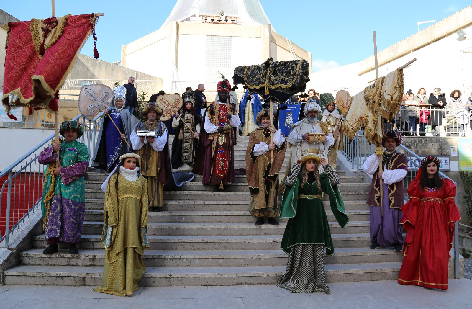 Sfilata in costume per l’Epifania al Sacro Cuore di Gesù di Ragusa