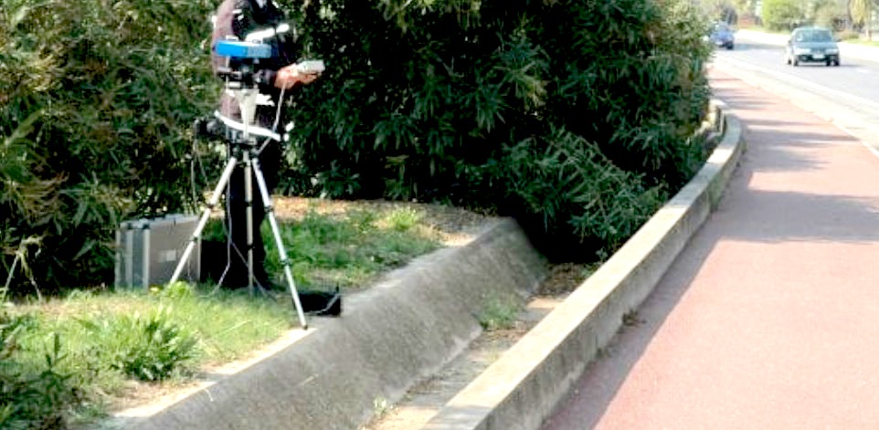 Avellino: “STOP” autovelox mimetizzati fra le piante. Giudice di Pace bacchetta comando di Polizia
