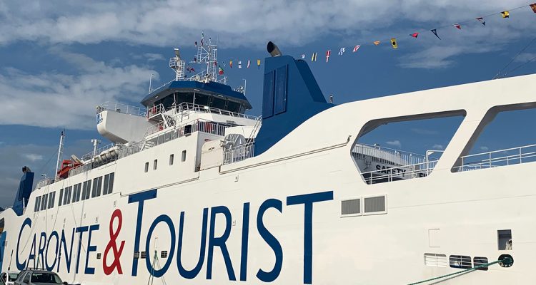 Tragedia nel porto di Messina: marittimo muore colpito da una cima