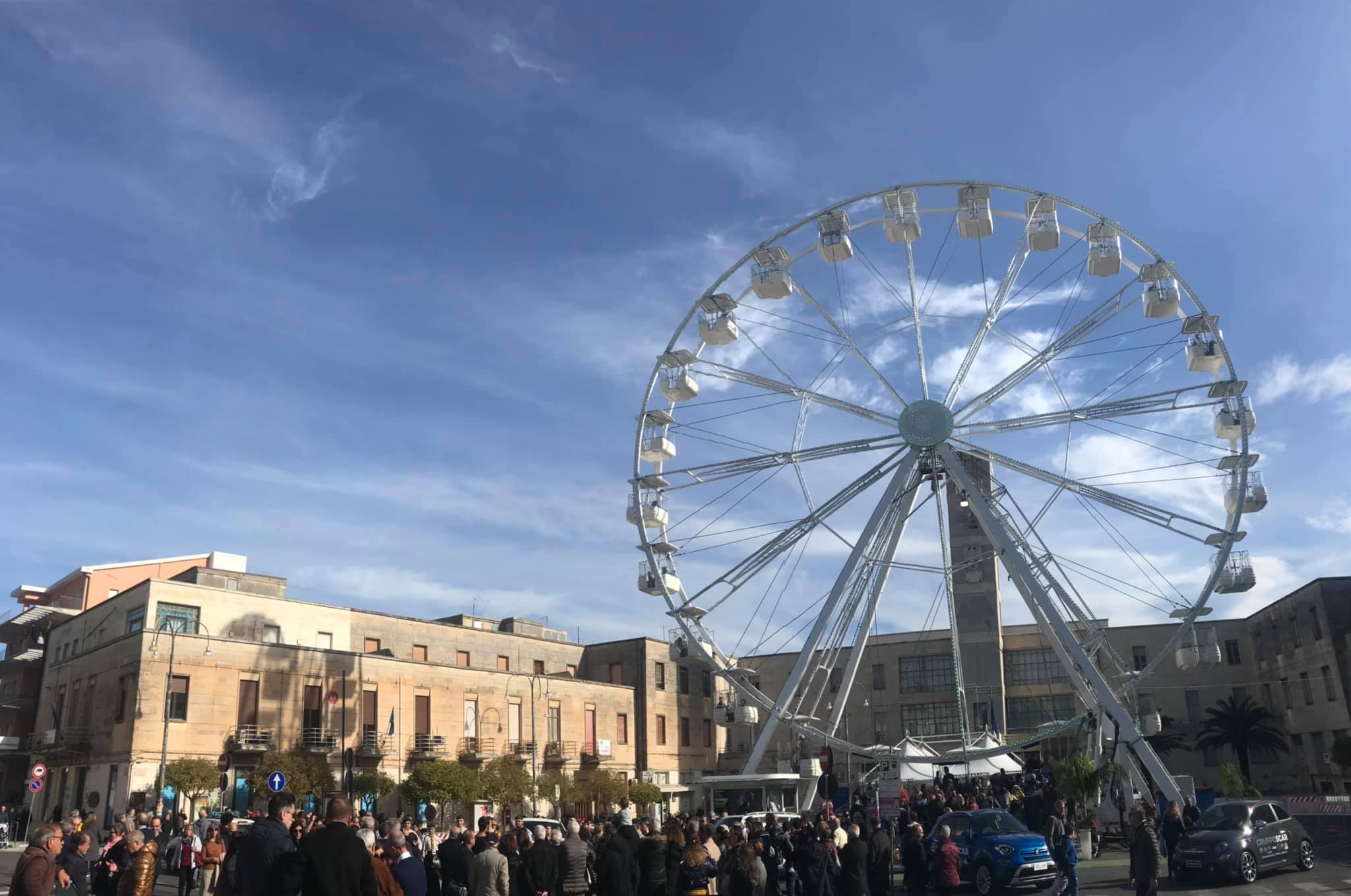La ruota panoramica lascia Ragusa. Strano ma vero, è piaciuta soprattutto ai non ragusani