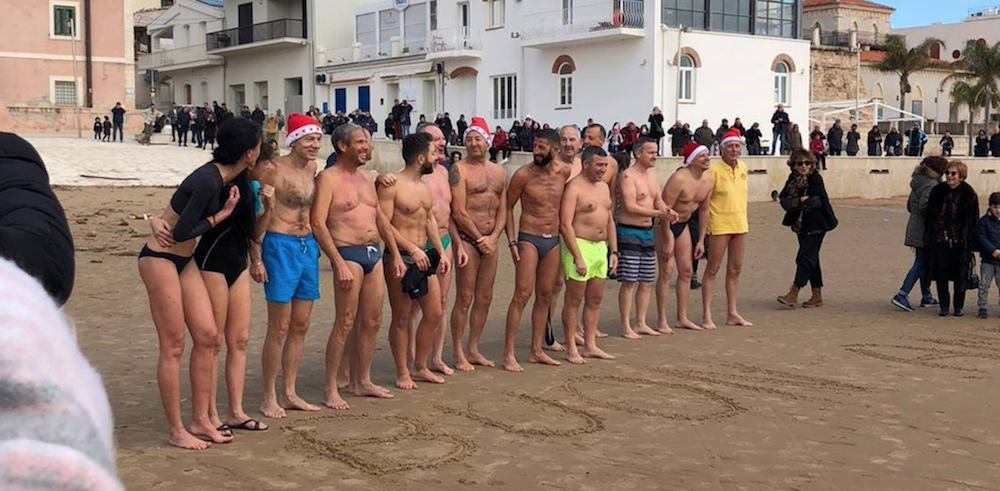 Capodanno 2020 un tuffo a mare. A Marina di Ragusa